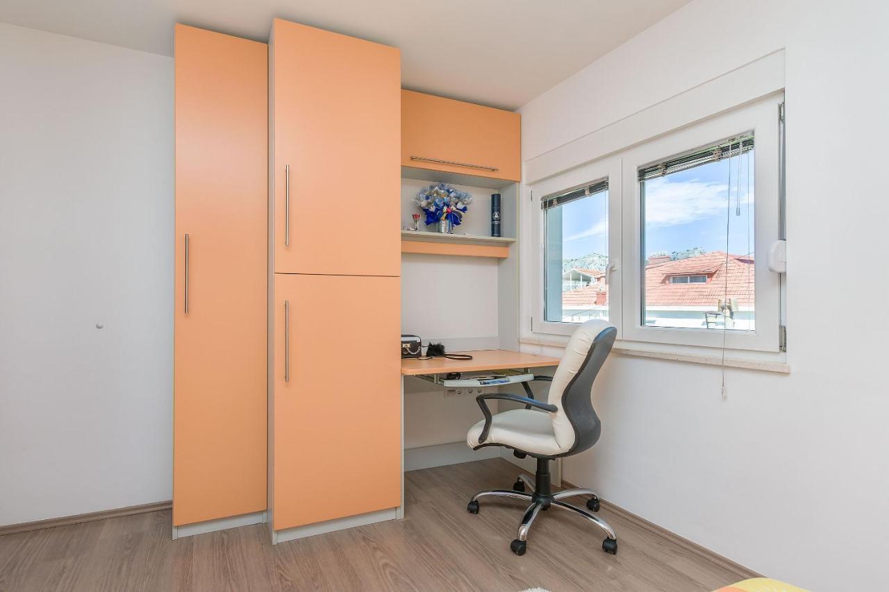 Apartments Mia 오미스 외부 사진