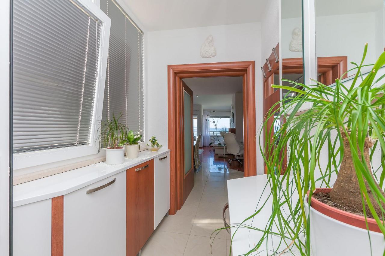 Apartments Mia 오미스 외부 사진