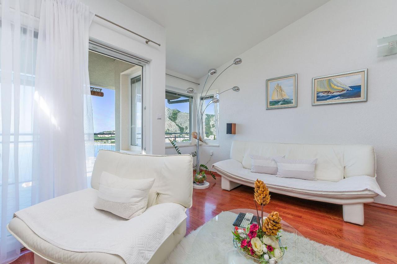 Apartments Mia 오미스 외부 사진