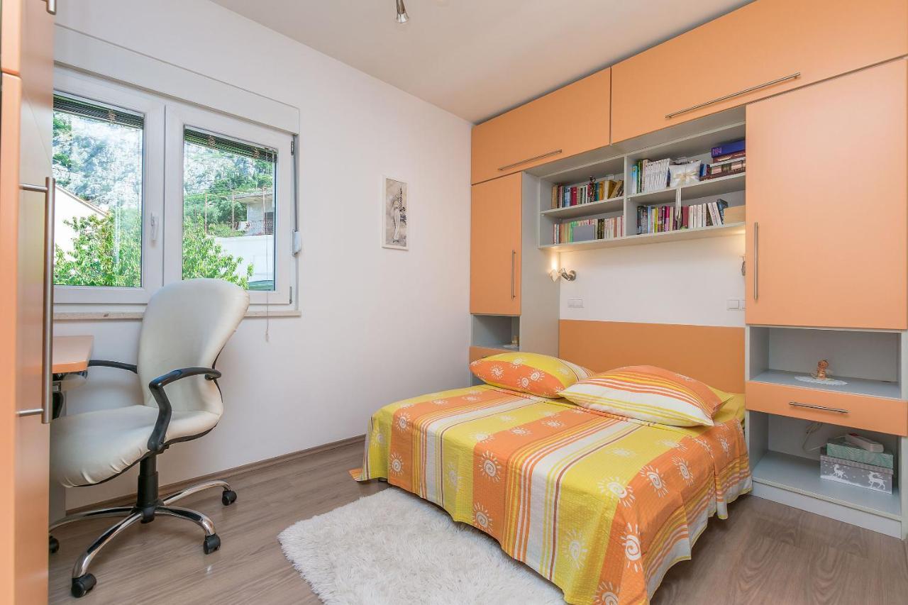 Apartments Mia 오미스 외부 사진