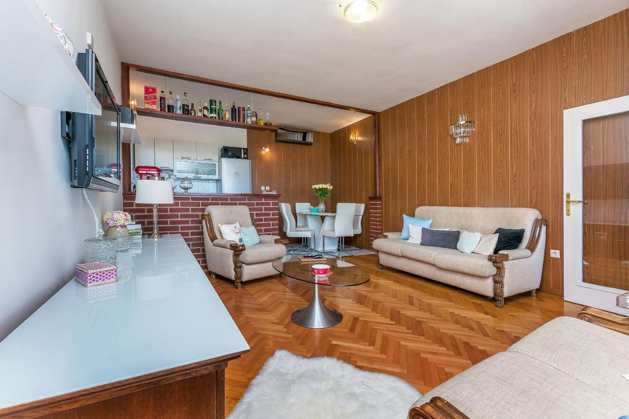 Apartments Mia 오미스 외부 사진