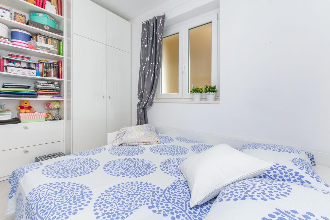 Apartments Mia 오미스 외부 사진
